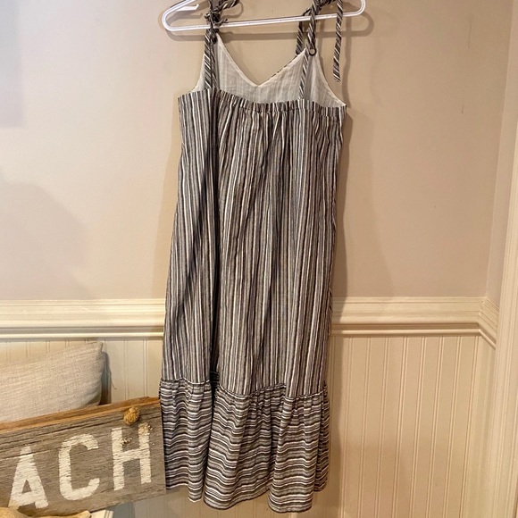 Doe & Rae Maxi Dress - Picture 6 of 6